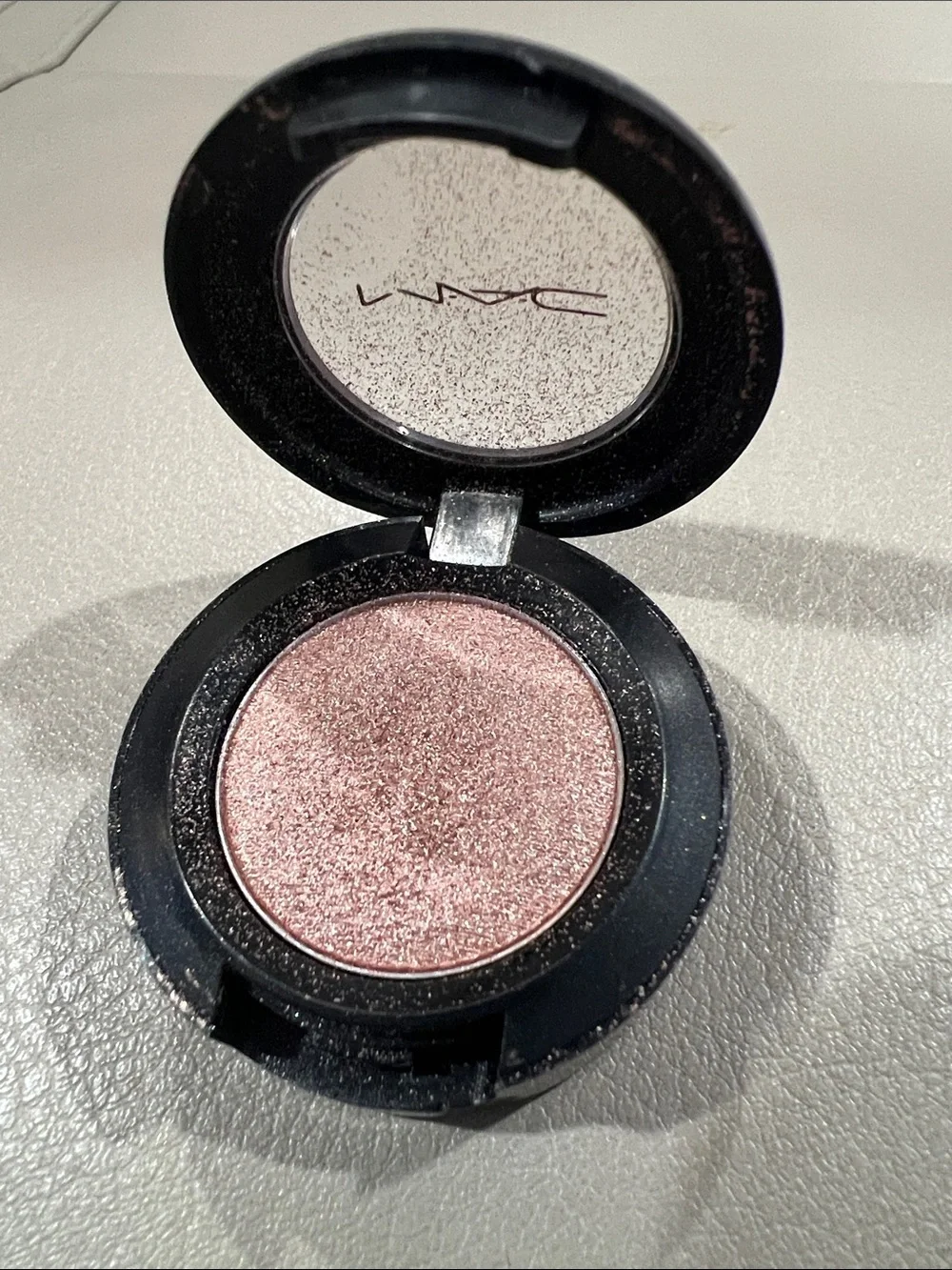 MAC honey lust eyeshadow lustre finish